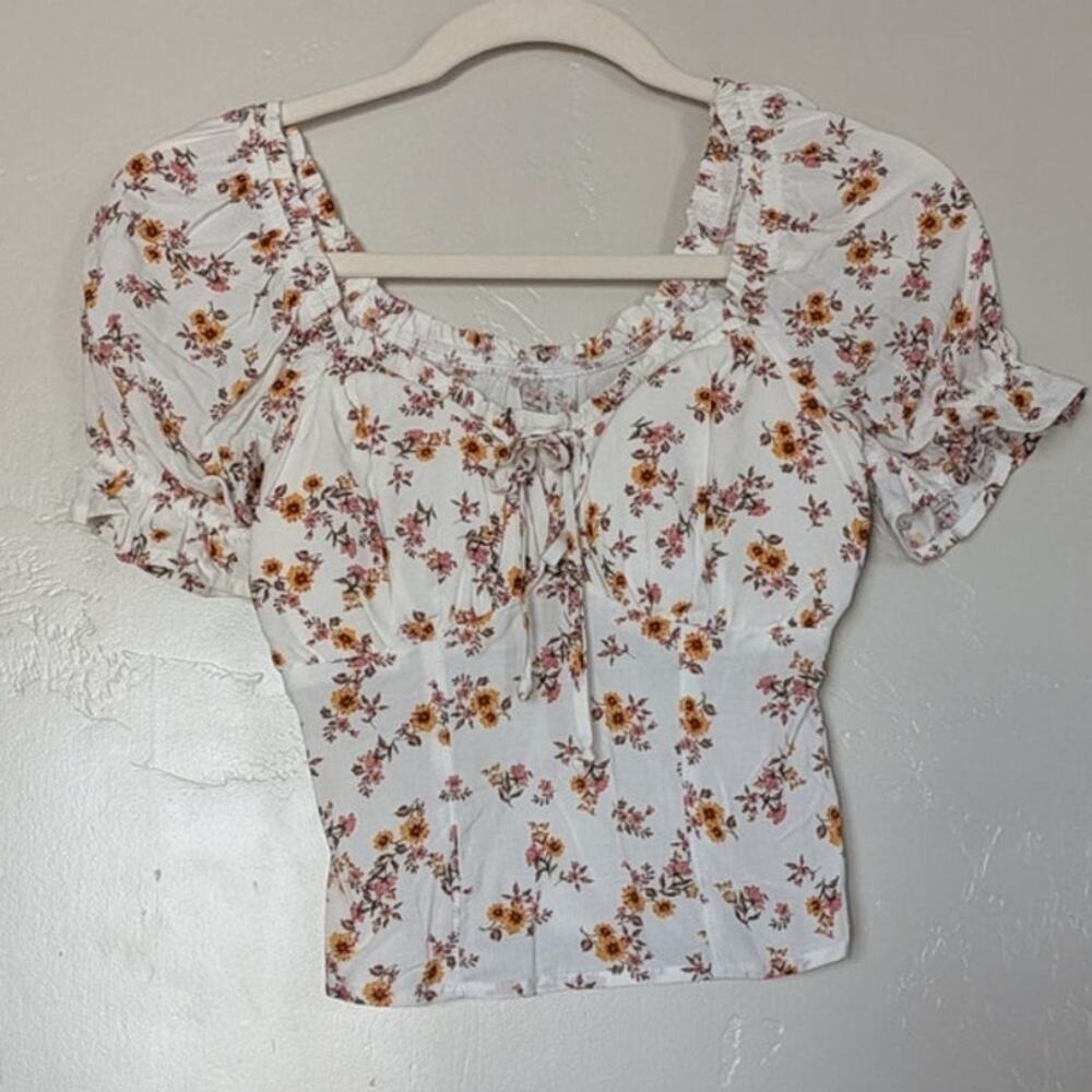 No Boundaries Floral Milkmaid Top Womens XS White Excellent Smocked Puff Sleeve